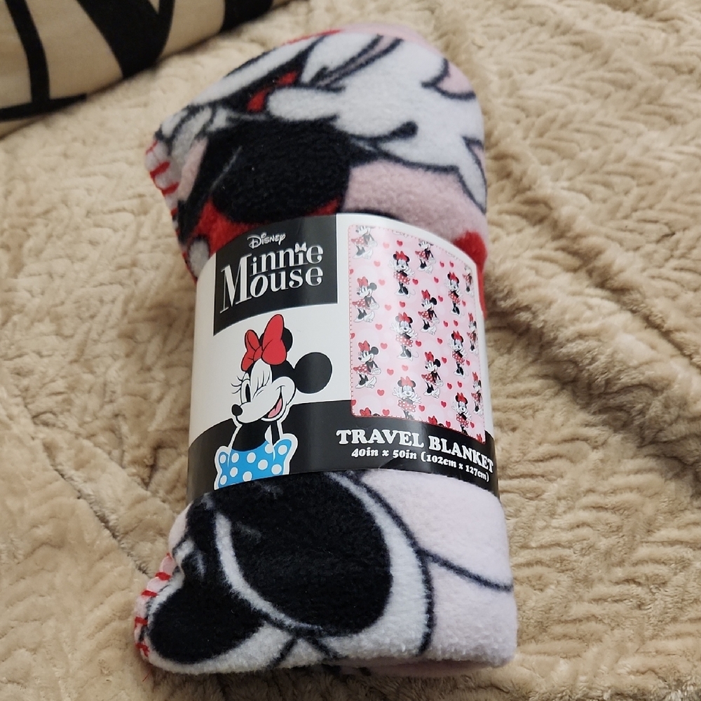 New MINNIE MOUSE Travel Blanket